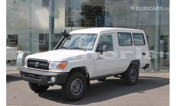 Acheter Import Voiture Toyota Land Cruiser Blanc à Import - Dubai, Îles Agalega Acheter Import Voiture Toyota Land Cruiser Blanc à Import - Dubai, Îles Agalega