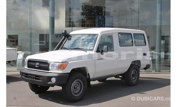Acheter Import Voiture Toyota Land Cruiser Blanc à Import - Dubai, Îles Agalega Acheter Import Voiture Toyota Land Cruiser Blanc à Import - Dubai, Îles Agalega
