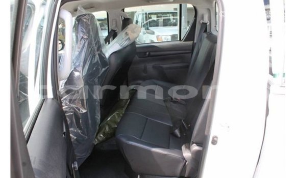 Buy Import Toyota Hilux White Car in Import - Dubai in Agalega Islands Buy Import Toyota Hilux White Car in Import - Dubai in Agalega Islands