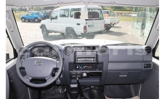 Buy Import Toyota Land Cruiser White Car in Import - Dubai in Agalega Islands Buy Import Toyota Land Cruiser White Car in Import - Dubai in Agalega Islands