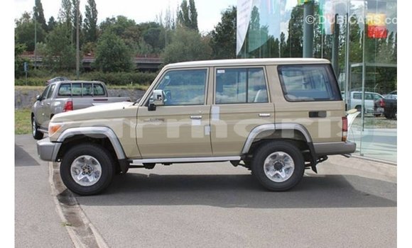 Buy Import Toyota Land Cruiser Beige Car in Import - Dubai in Agalega Islands Buy Import Toyota Land Cruiser Beige Car in Import - Dubai in Agalega Islands