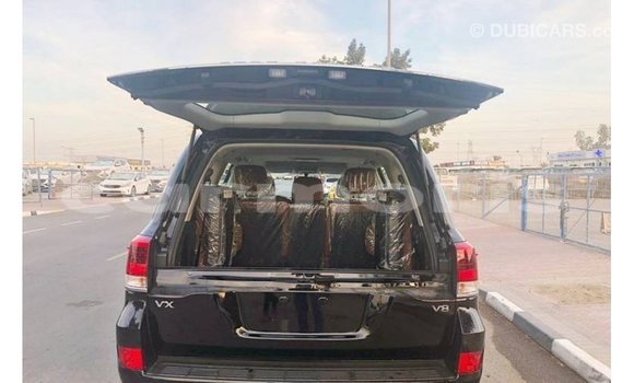 Acheter Import Voiture Toyota Land Cruiser Noir à Import - Dubai, Îles Agalega Acheter Import Voiture Toyota Land Cruiser Noir à Import - Dubai, Îles Agalega