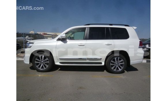 Acheter Import Voiture Toyota Land Cruiser Blanc à Import - Dubai, Îles Agalega Acheter Import Voiture Toyota Land Cruiser Blanc à Import - Dubai, Îles Agalega