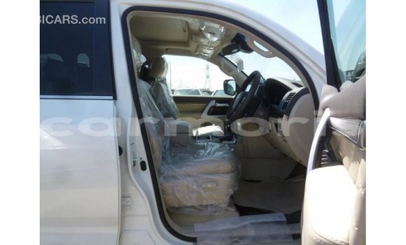 Acheter Import Voiture Toyota Land Cruiser Blanc à Import - Dubai, Îles Agalega Acheter Import Voiture Toyota Land Cruiser Blanc à Import - Dubai, Îles Agalega