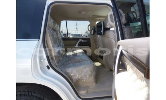 Acheter Import Voiture Toyota Land Cruiser Blanc à Import - Dubai, Îles Agalega Acheter Import Voiture Toyota Land Cruiser Blanc à Import - Dubai, Îles Agalega