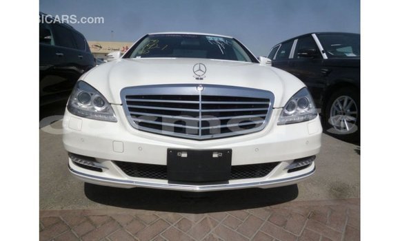 Buy Import Mercedes-Benz 190 White Car in Import - Dubai in Agalega Islands Buy Import Mercedes-Benz 190 White Car in Import - Dubai in Agalega Islands