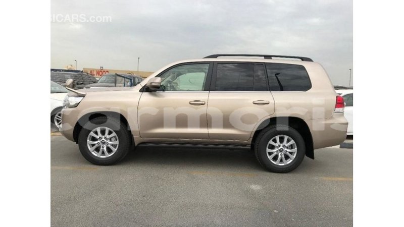 Big with watermark toyota land cruiser agalega islands import dubai 3296