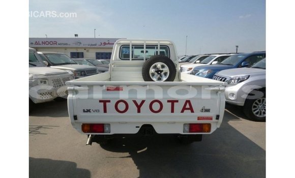 Buy Import Toyota Land Cruiser White Car in Import - Dubai in Agalega Islands Buy Import Toyota Land Cruiser White Car in Import - Dubai in Agalega Islands