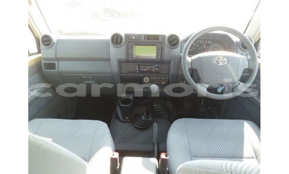 Buy Import Toyota Land Cruiser Beige Car in Import - Dubai in Agalega Islands Buy Import Toyota Land Cruiser Beige Car in Import - Dubai in Agalega Islands