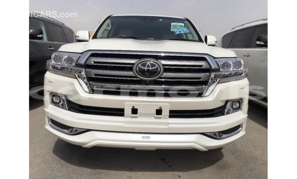 Acheter Import Voiture Toyota Land Cruiser Blanc à Import - Dubai, Îles Agalega Acheter Import Voiture Toyota Land Cruiser Blanc à Import - Dubai, Îles Agalega