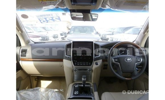 Buy Import Toyota Land Cruiser White Car in Import - Dubai in Agalega Islands Buy Import Toyota Land Cruiser White Car in Import - Dubai in Agalega Islands