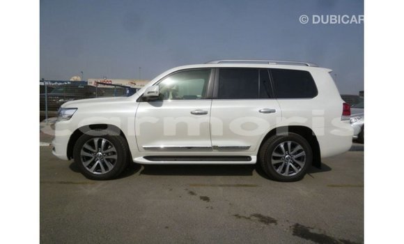 Buy Import Toyota Land Cruiser White Car in Import - Dubai in Agalega Islands Buy Import Toyota Land Cruiser White Car in Import - Dubai in Agalega Islands