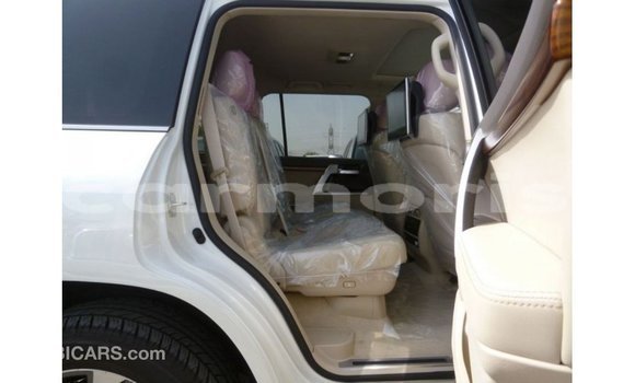 Buy Import Toyota Land Cruiser White Car in Import - Dubai in Agalega Islands Buy Import Toyota Land Cruiser White Car in Import - Dubai in Agalega Islands