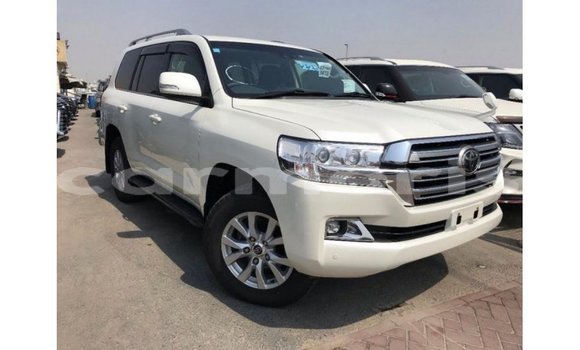 Buy Import Toyota Land Cruiser White Car in Import - Dubai in Agalega Islands Buy Import Toyota Land Cruiser White Car in Import - Dubai in Agalega Islands