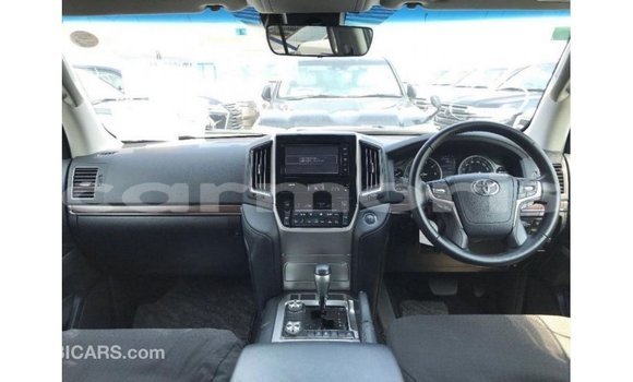 Buy Import Toyota Land Cruiser White Car in Import - Dubai in Agalega Islands Buy Import Toyota Land Cruiser White Car in Import - Dubai in Agalega Islands