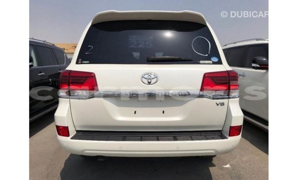 Buy Import Toyota Land Cruiser White Car in Import - Dubai in Agalega Islands Buy Import Toyota Land Cruiser White Car in Import - Dubai in Agalega Islands