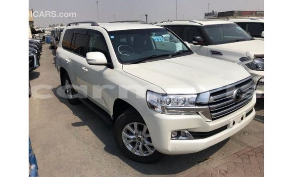 Buy Import Toyota Land Cruiser White Car in Import - Dubai in Agalega Islands Buy Import Toyota Land Cruiser White Car in Import - Dubai in Agalega Islands