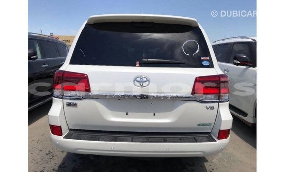 Acheter Import Voiture Toyota Land Cruiser Blanc à Import - Dubai, Îles Agalega Acheter Import Voiture Toyota Land Cruiser Blanc à Import - Dubai, Îles Agalega