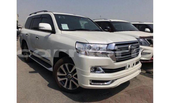 Buy Import Toyota Land Cruiser White Car in Import - Dubai in Agalega Islands Buy Import Toyota Land Cruiser White Car in Import - Dubai in Agalega Islands