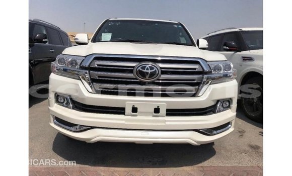 Buy Import Toyota Land Cruiser White Car in Import - Dubai in Agalega Islands Buy Import Toyota Land Cruiser White Car in Import - Dubai in Agalega Islands