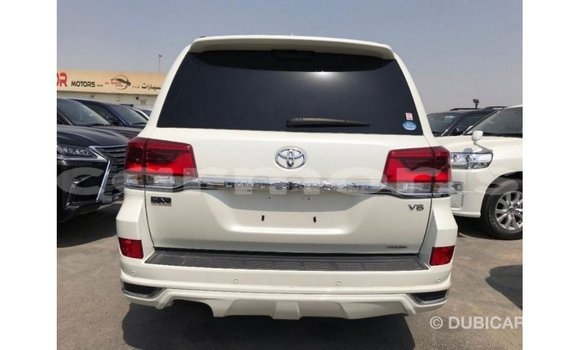 Buy Import Toyota Land Cruiser White Car in Import - Dubai in Agalega Islands Buy Import Toyota Land Cruiser White Car in Import - Dubai in Agalega Islands