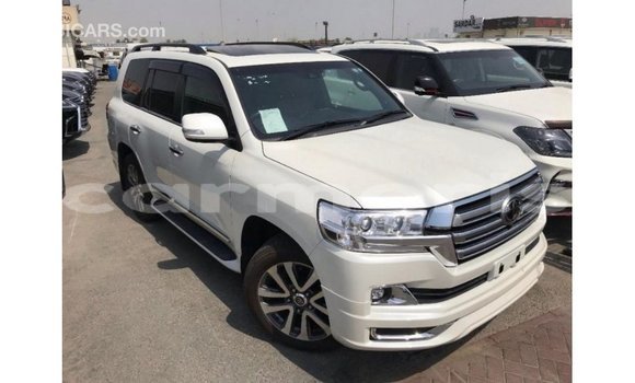 Buy Import Toyota Land Cruiser White Car in Import - Dubai in Agalega Islands Buy Import Toyota Land Cruiser White Car in Import - Dubai in Agalega Islands