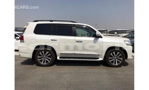Buy Import Toyota Land Cruiser White Car in Import - Dubai in Agalega Islands Buy Import Toyota Land Cruiser White Car in Import - Dubai in Agalega Islands