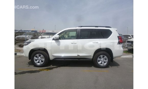Acheter Import Voiture Toyota Prado Blanc à Import - Dubai, Îles Agalega Acheter Import Voiture Toyota Prado Blanc à Import - Dubai, Îles Agalega