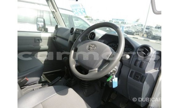 Buy Import Toyota Land Cruiser White Car in Import - Dubai in Agalega Islands Buy Import Toyota Land Cruiser White Car in Import - Dubai in Agalega Islands