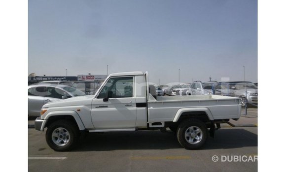 Buy Import Toyota Land Cruiser White Car in Import - Dubai in Agalega Islands Buy Import Toyota Land Cruiser White Car in Import - Dubai in Agalega Islands