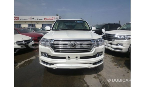 Acheter Import Voiture Toyota Land Cruiser Blanc à Import - Dubai, Îles Agalega Acheter Import Voiture Toyota Land Cruiser Blanc à Import - Dubai, Îles Agalega
