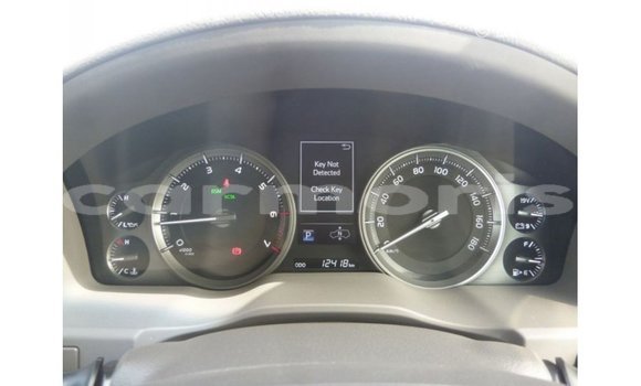 Acheter Import Voiture Toyota Land Cruiser Blanc à Import - Dubai, Îles Agalega Acheter Import Voiture Toyota Land Cruiser Blanc à Import - Dubai, Îles Agalega