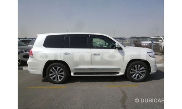 Acheter Import Voiture Toyota Land Cruiser Blanc à Import - Dubai, Îles Agalega Acheter Import Voiture Toyota Land Cruiser Blanc à Import - Dubai, Îles Agalega