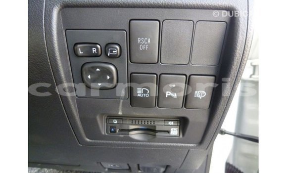 Acheter Import Voiture Toyota Land Cruiser Blanc à Import - Dubai, Îles Agalega Acheter Import Voiture Toyota Land Cruiser Blanc à Import - Dubai, Îles Agalega