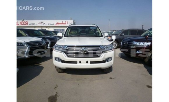 Buy Import Toyota Land Cruiser White Car in Import - Dubai in Agalega Islands Buy Import Toyota Land Cruiser White Car in Import - Dubai in Agalega Islands