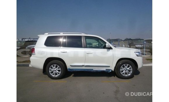 Buy Import Toyota Land Cruiser White Car in Import - Dubai in Agalega Islands Buy Import Toyota Land Cruiser White Car in Import - Dubai in Agalega Islands