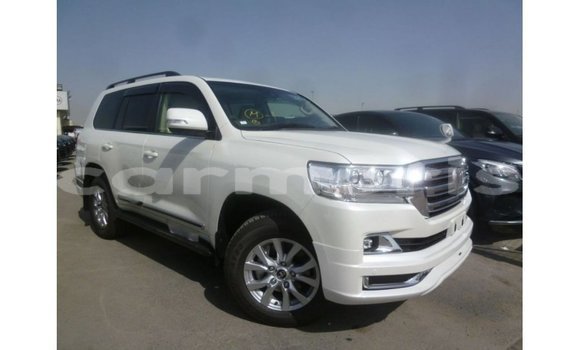 Acheter Import Voiture Toyota Land Cruiser Blanc à Import - Dubai, Îles Agalega Acheter Import Voiture Toyota Land Cruiser Blanc à Import - Dubai, Îles Agalega