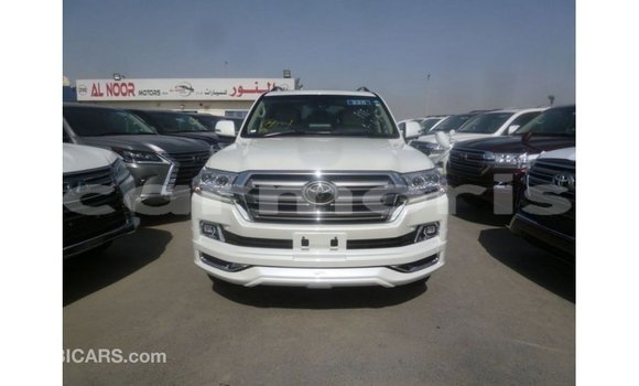 Acheter Import Voiture Toyota Land Cruiser Blanc à Import - Dubai, Îles Agalega Acheter Import Voiture Toyota Land Cruiser Blanc à Import - Dubai, Îles Agalega