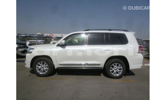 Acheter Import Voiture Toyota Land Cruiser Blanc à Import - Dubai, Îles Agalega Acheter Import Voiture Toyota Land Cruiser Blanc à Import - Dubai, Îles Agalega