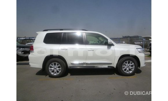 Buy Import Toyota Land Cruiser White Car in Import - Dubai in Agalega Islands Buy Import Toyota Land Cruiser White Car in Import - Dubai in Agalega Islands