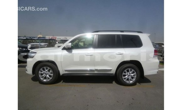 Buy Import Toyota Land Cruiser White Car in Import - Dubai in Agalega Islands Buy Import Toyota Land Cruiser White Car in Import - Dubai in Agalega Islands