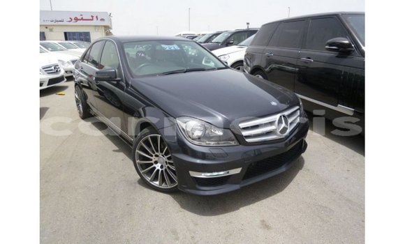 Buy Import Mercedes-Benz 190 Black Car in Import - Dubai in Agalega Islands Buy Import Mercedes-Benz 190 Black Car in Import - Dubai in Agalega Islands