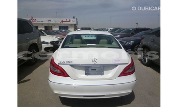 Buy Import Mercedes-Benz 190 White Car in Import - Dubai in Agalega Islands Buy Import Mercedes-Benz 190 White Car in Import - Dubai in Agalega Islands