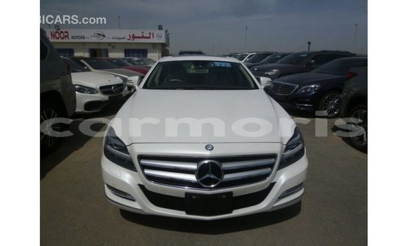 Buy Import Mercedes-Benz 190 White Car in Import - Dubai in Agalega Islands Buy Import Mercedes-Benz 190 White Car in Import - Dubai in Agalega Islands