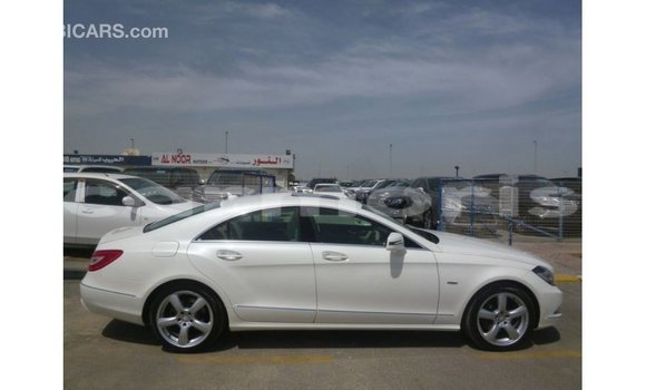 Buy Import Mercedes-Benz 190 White Car in Import - Dubai in Agalega Islands Buy Import Mercedes-Benz 190 White Car in Import - Dubai in Agalega Islands