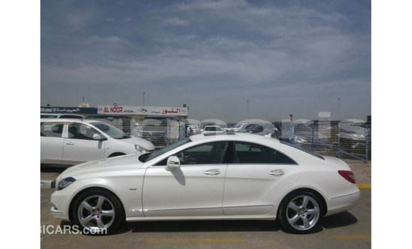 Buy Import Mercedes-Benz 190 White Car in Import - Dubai in Agalega Islands Buy Import Mercedes-Benz 190 White Car in Import - Dubai in Agalega Islands