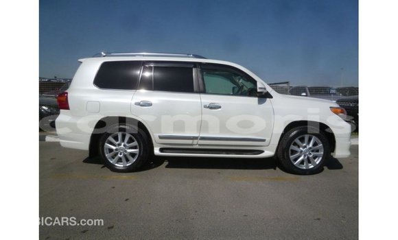 Buy Import Toyota Land Cruiser White Car in Import - Dubai in Agalega Islands Buy Import Toyota Land Cruiser White Car in Import - Dubai in Agalega Islands