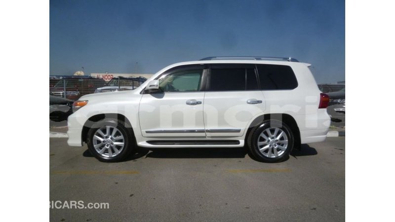 Big with watermark toyota land cruiser agalega islands import dubai 3341