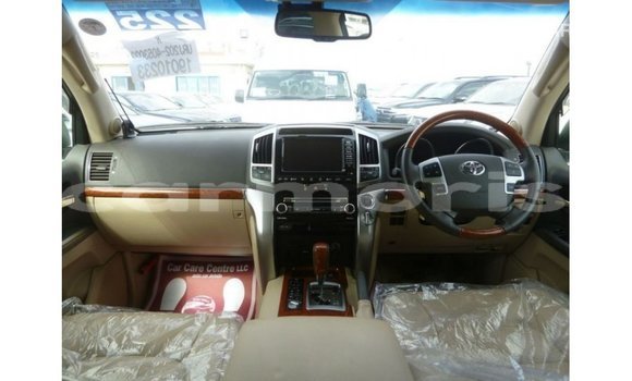 Buy Import Toyota Land Cruiser White Car in Import - Dubai in Agalega Islands Buy Import Toyota Land Cruiser White Car in Import - Dubai in Agalega Islands