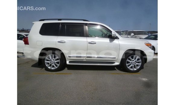 Acheter Import Voiture Toyota Land Cruiser Blanc à Import - Dubai, Îles Agalega Acheter Import Voiture Toyota Land Cruiser Blanc à Import - Dubai, Îles Agalega